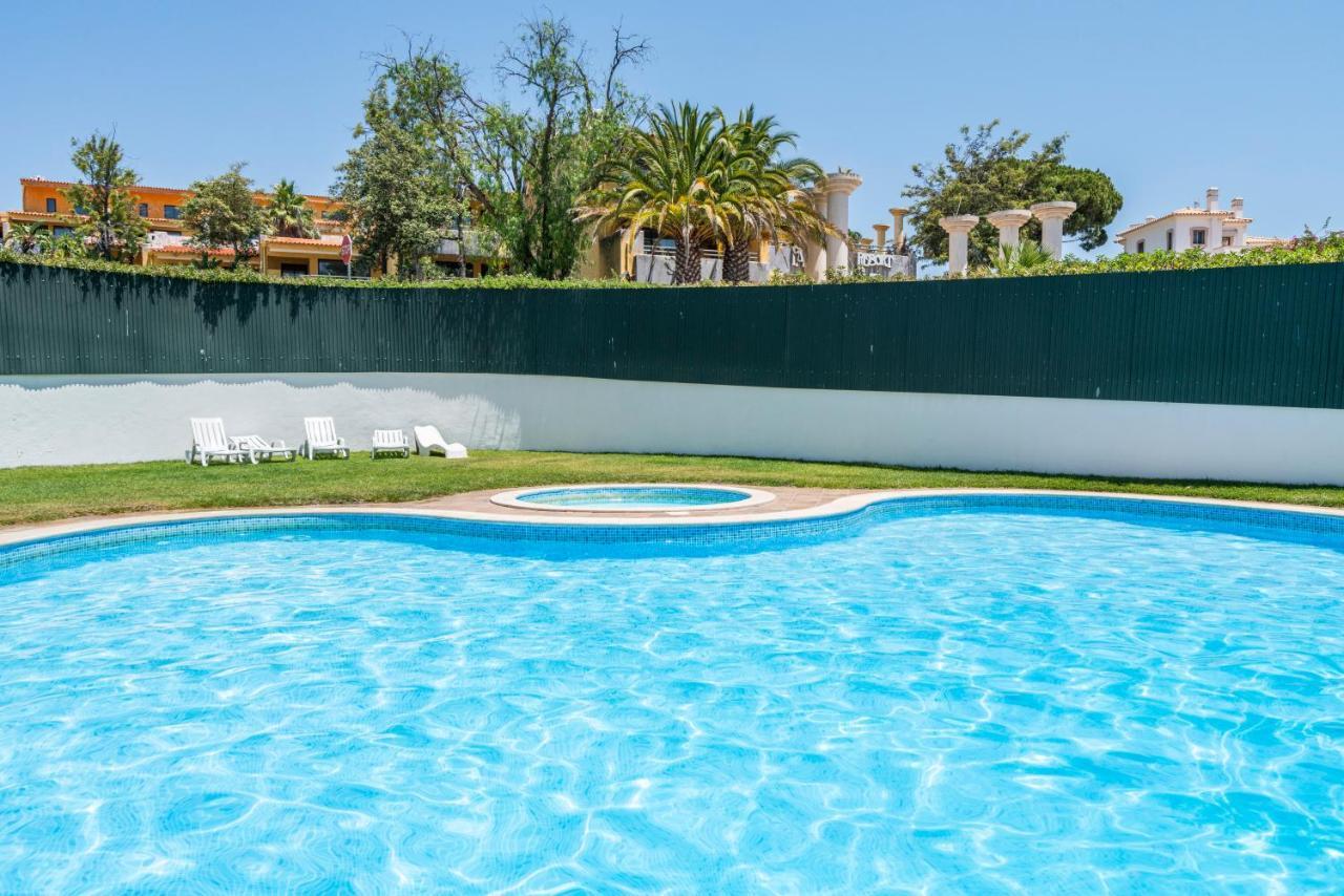 Lovely 1Bed Flat Short Walk To The Marina Vilamoura Quarteira Kültér fotó